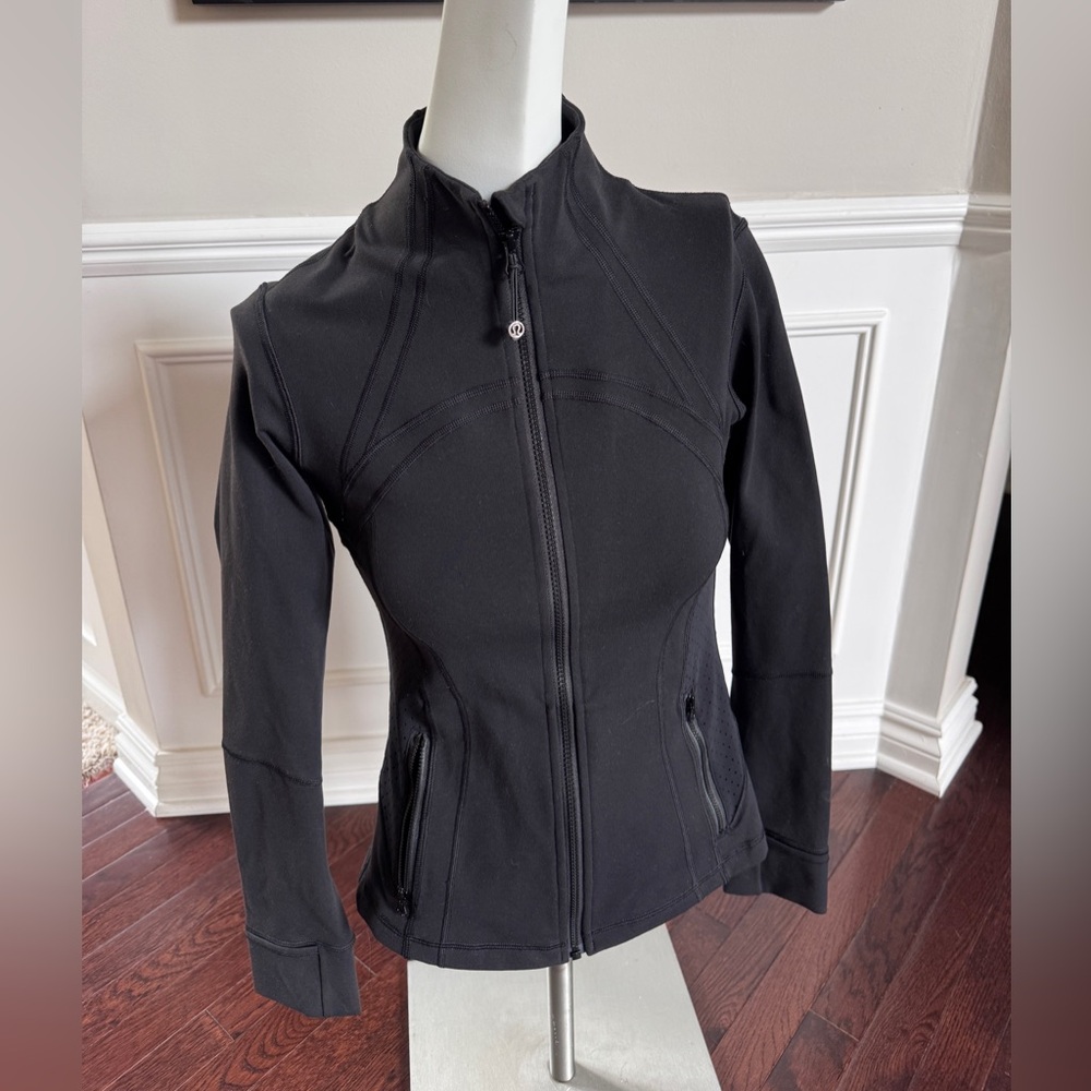 Like new! 🖤 Lululemon Black Define Jacket (6)